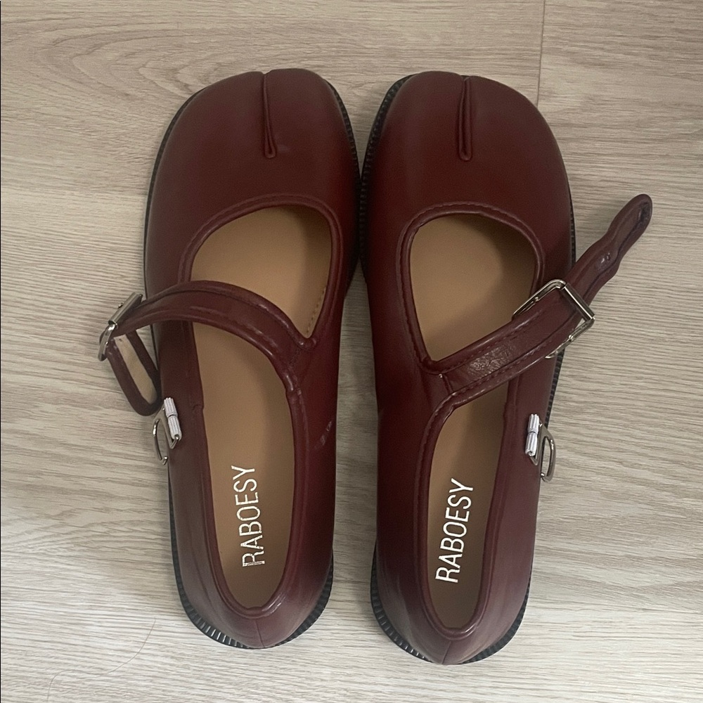 RABOESY Burgundy Mary Jane Tabis